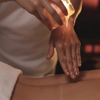 Candle Massage no Buddha Spa - im1998
