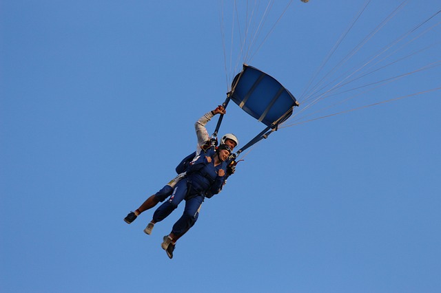 salto duplo de paraquedas - im1801